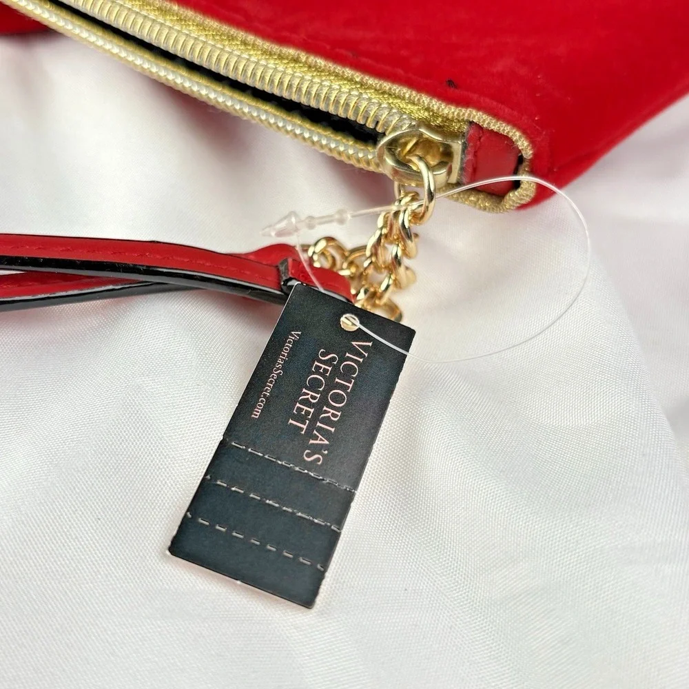 Victoria's Secret RED VELVET GLAM Make‎ Up Bag Wristlet Clutch Cosmetic Case NWT